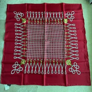 Brand New w/ tags 100% silk J. McLaughlin Red Rope & Hardware Print Scarf